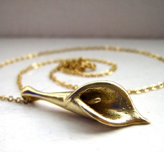 Calla Lilly Flower Necklace Push Preset Mom Girl Graduation Birthday Sister Mother Aunt Friendship Unique Valentine pretty silver gold 18
