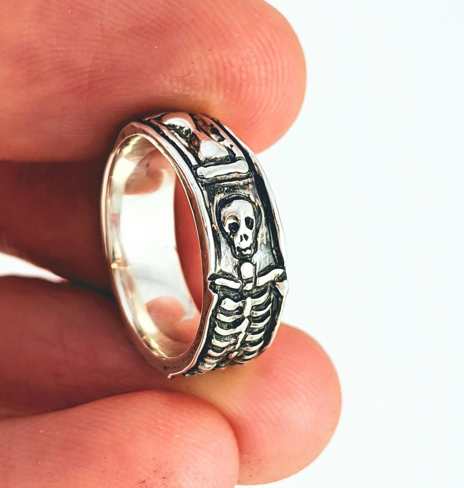 Skeleton Love - Gold or Silver Skeleton Eternity Wedding Band Gothic Bride Momento Mori Halloween Wedding Costume Skull Ring Creepy 234 238